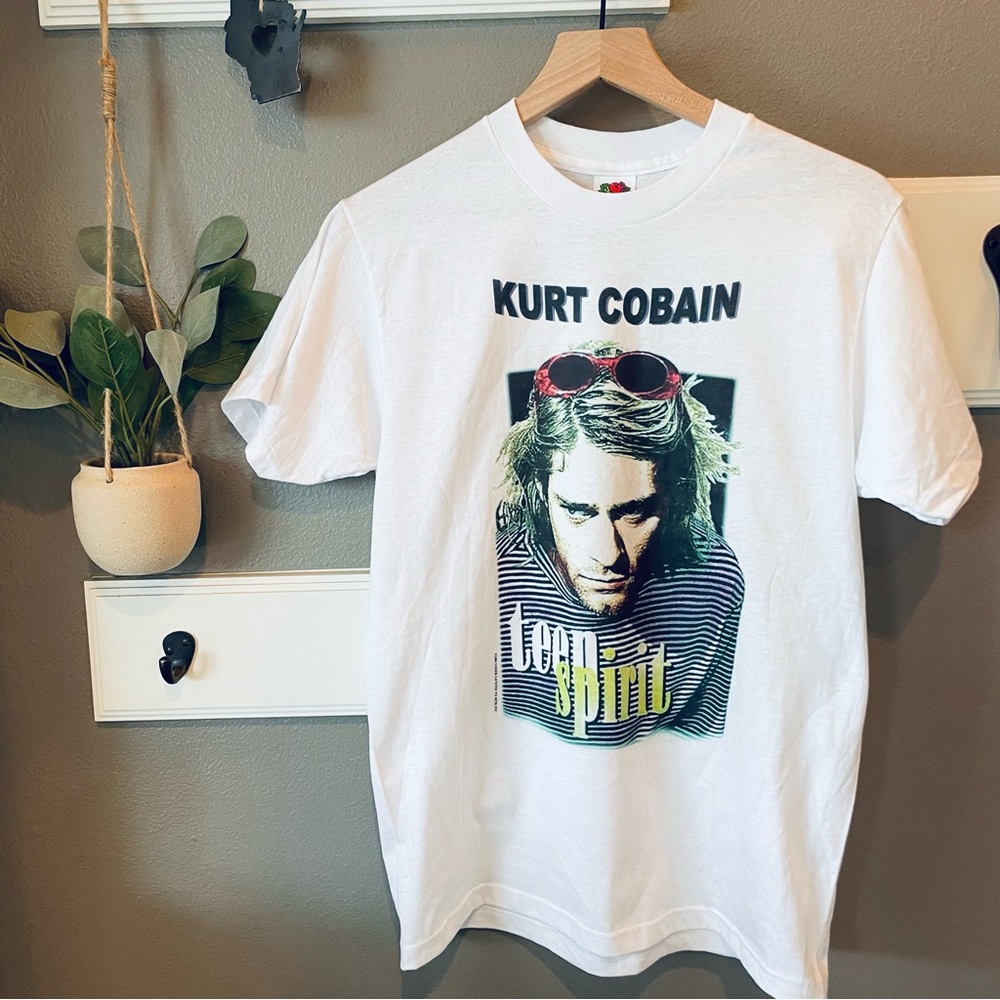 [Kurt Cobain] ‘03 Teen Spirit / Word Art T-Shirt